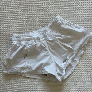 LULULEMON White Women's Athletic Drawstring Shorts